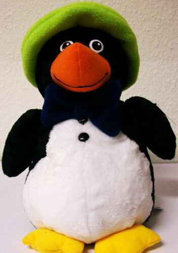 Plüsch-Pinguin (grünes Käppi) 18 cm